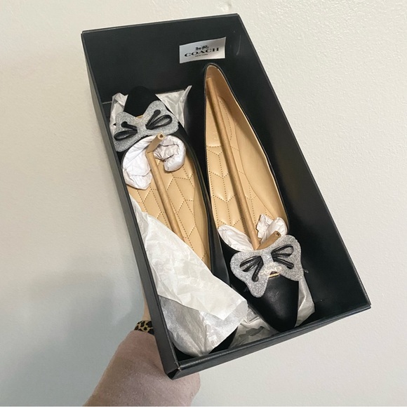 NIB Coach Black Leather Pointed Toe Bow Annabel Ballet Flats Size 7.5 B - Picture 2 of 6